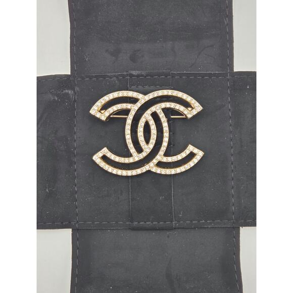 Chanel CC Logo Shaped Brooch Pin Rhinstone Crystal Details Jewelry Silver Tone - Picture 6 of 12